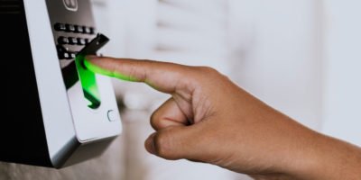 scanning-finger-coronavirus